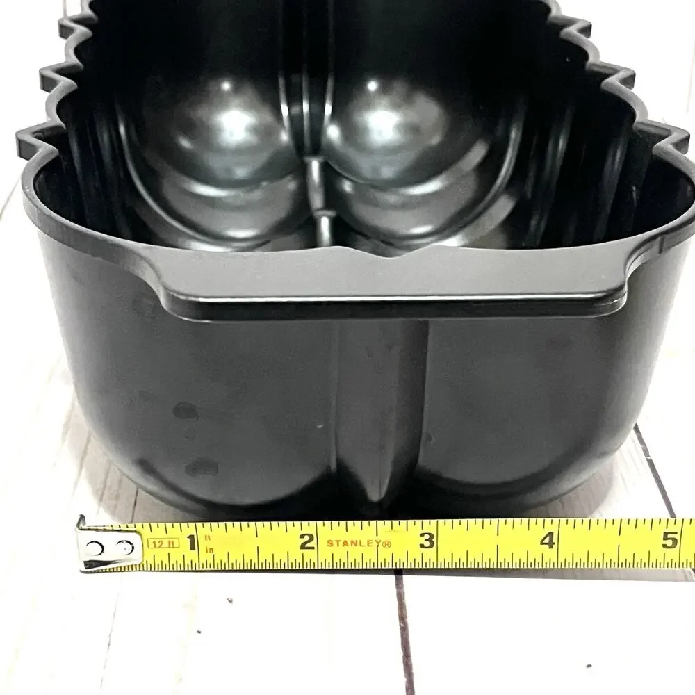 Nordic Ware Pro Gray Cast Bundt Loaf Cake Pan Baking 9 cup Cast Aluminum